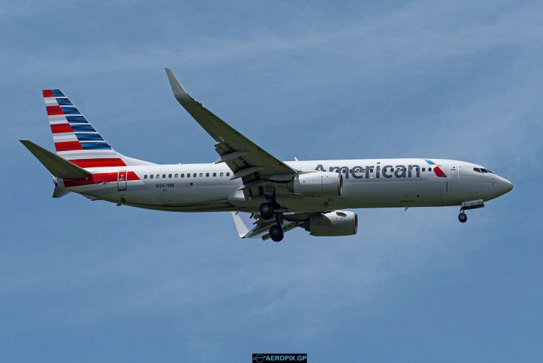 B 737-800 American N967NN