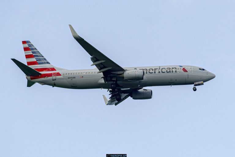 B737-800 American Airlines N996NN