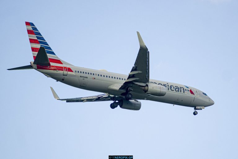 B737-800 American Airlines N996NN