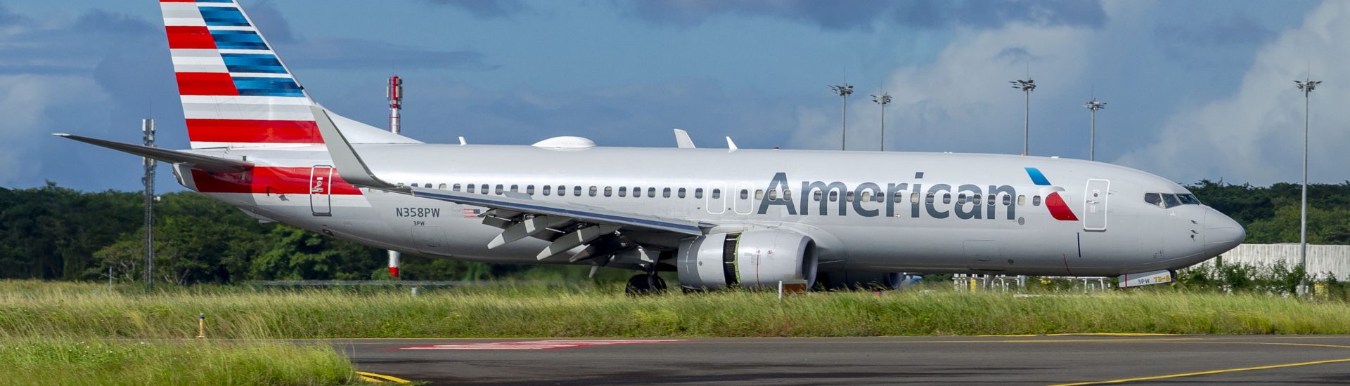 B737-800 American Airlines N358PW
