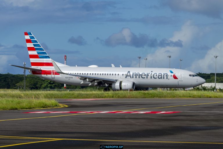 B737-800 American N358PW