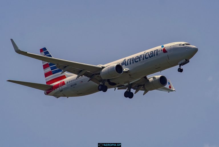 B737-800 American N800NN