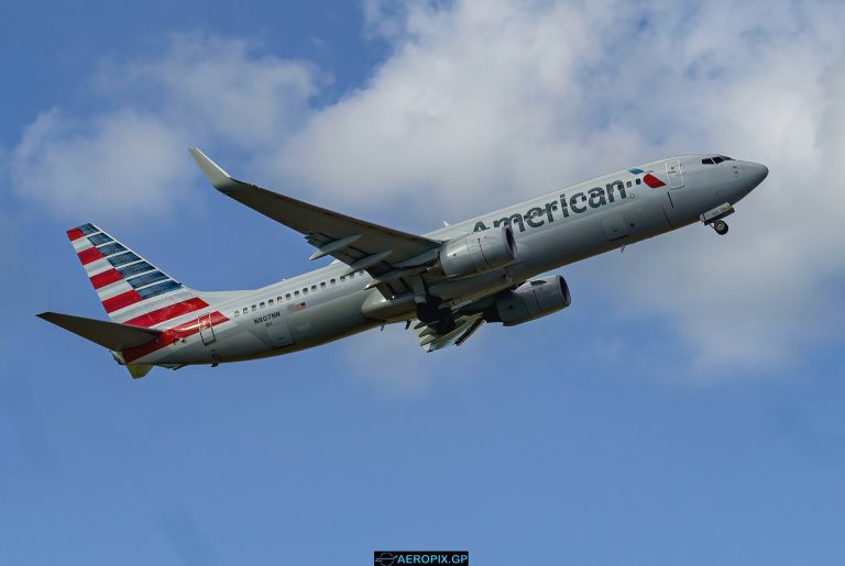 B737-800 American N807NN