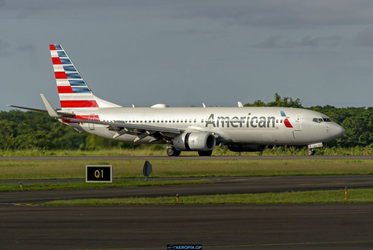 B737-800 American N816NN