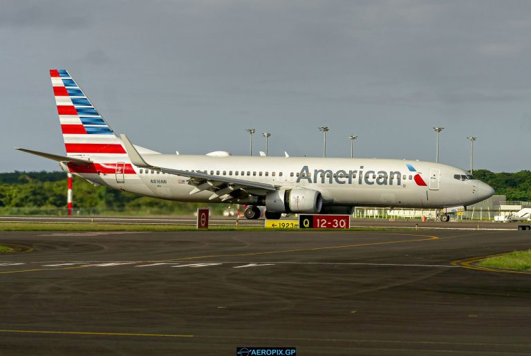 B737-800 American N816NN