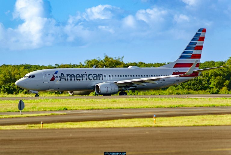 B737-800 American N818NN