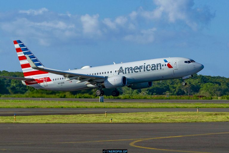 B737-800 American N818NN