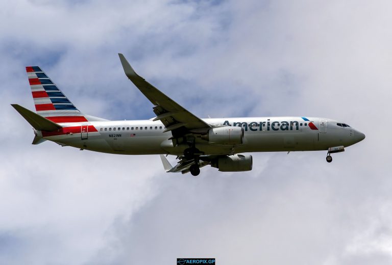 B737-800 American N821NN