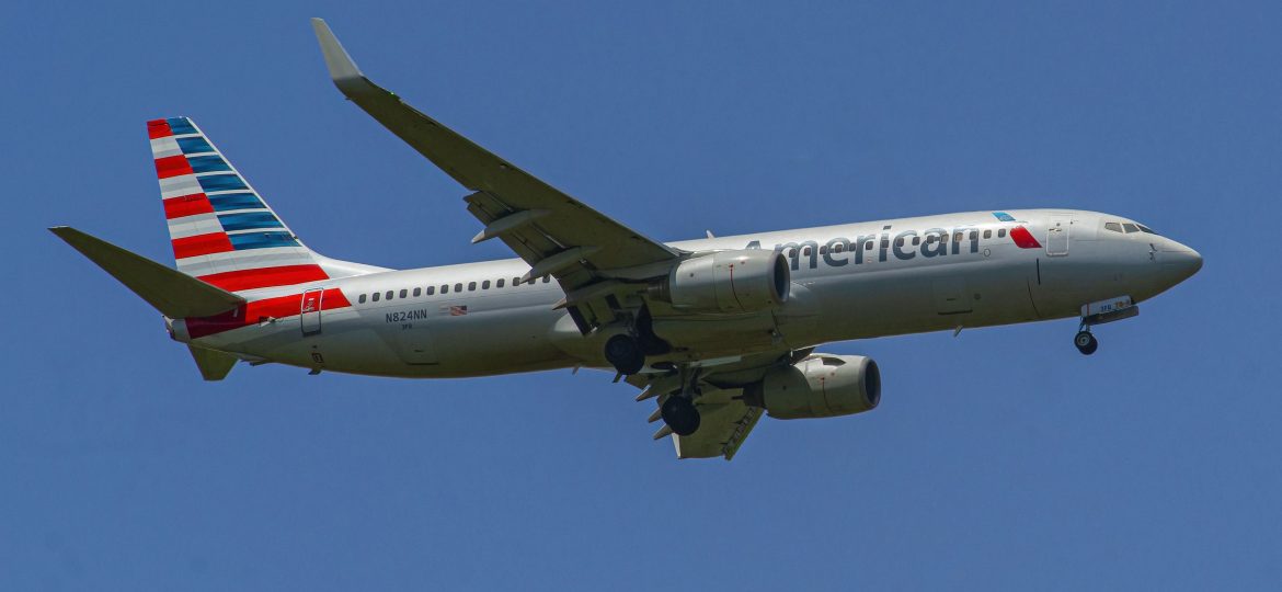 B737-800 American Airlines N824NN