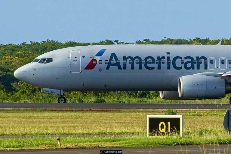 B737-800 American N857NN