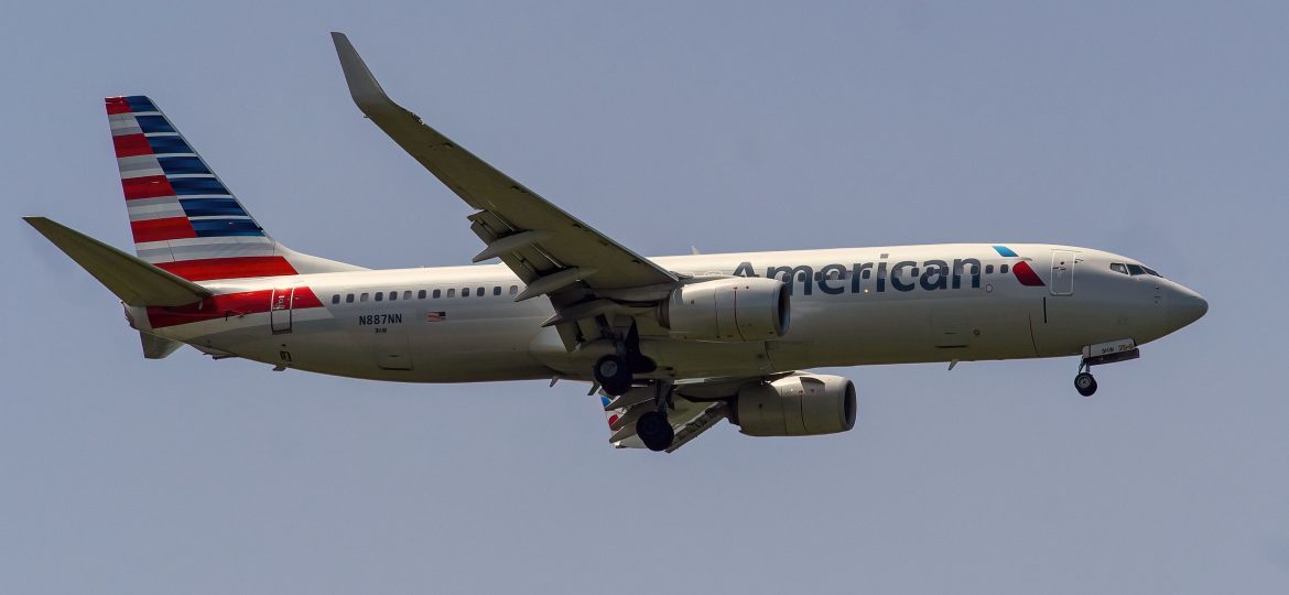 B737-800 American Airlines N887NN