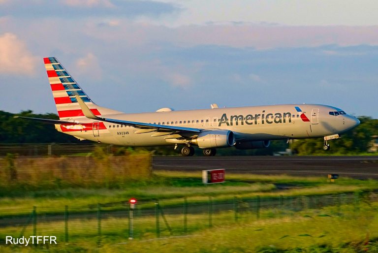 B737-800 American N903AN