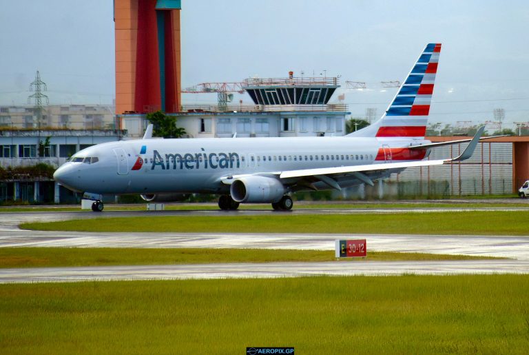 B737-800 American N925NN