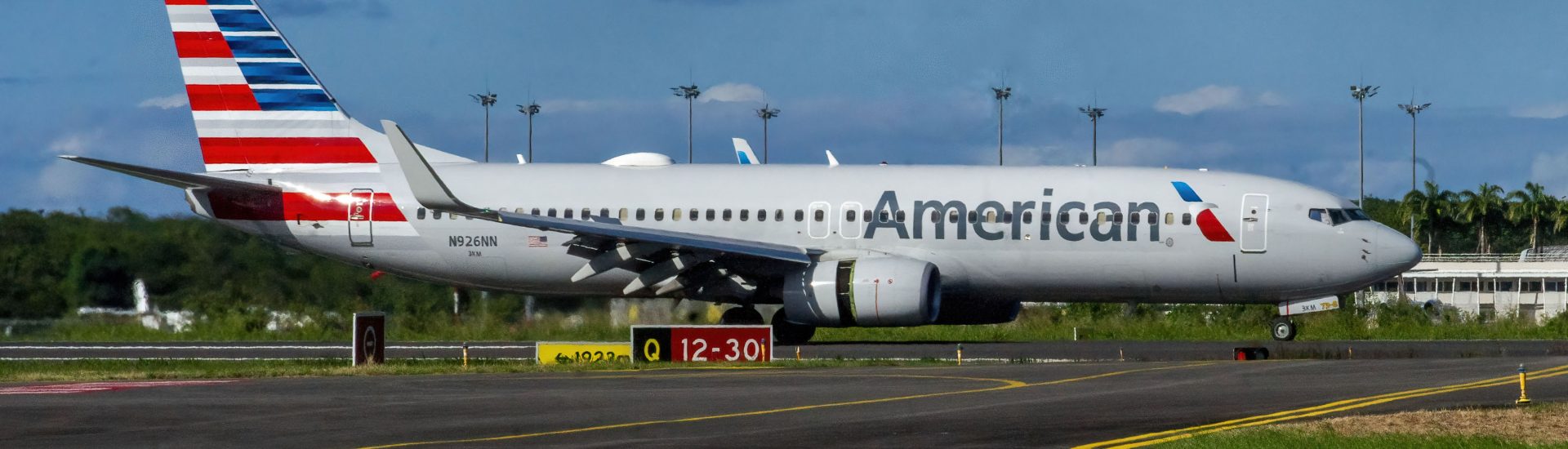 B737-800 American Airlines N926NN