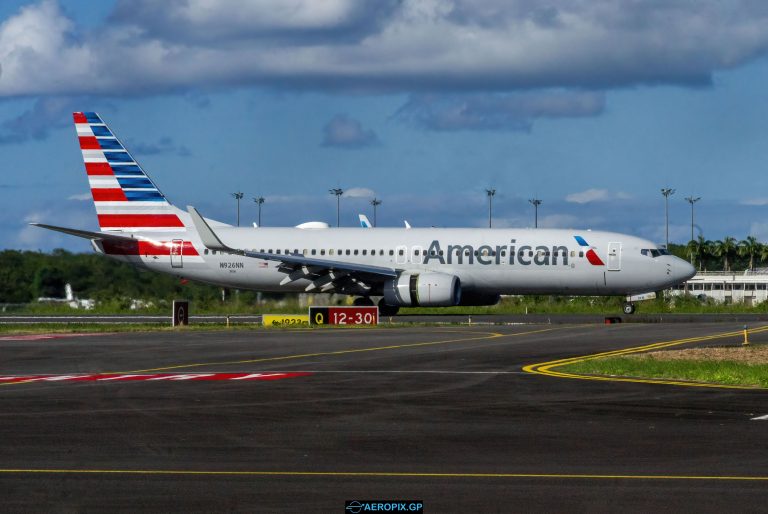 B737-800 American N926NN