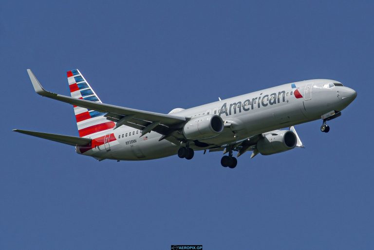 B737-800 American N938NN