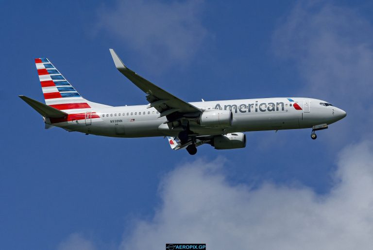 B737-800 American N938NN