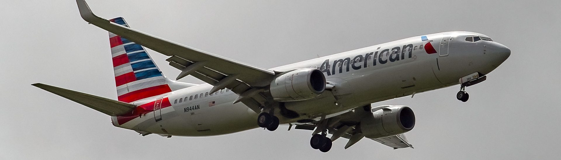 B737-800 American Airlines N944AN