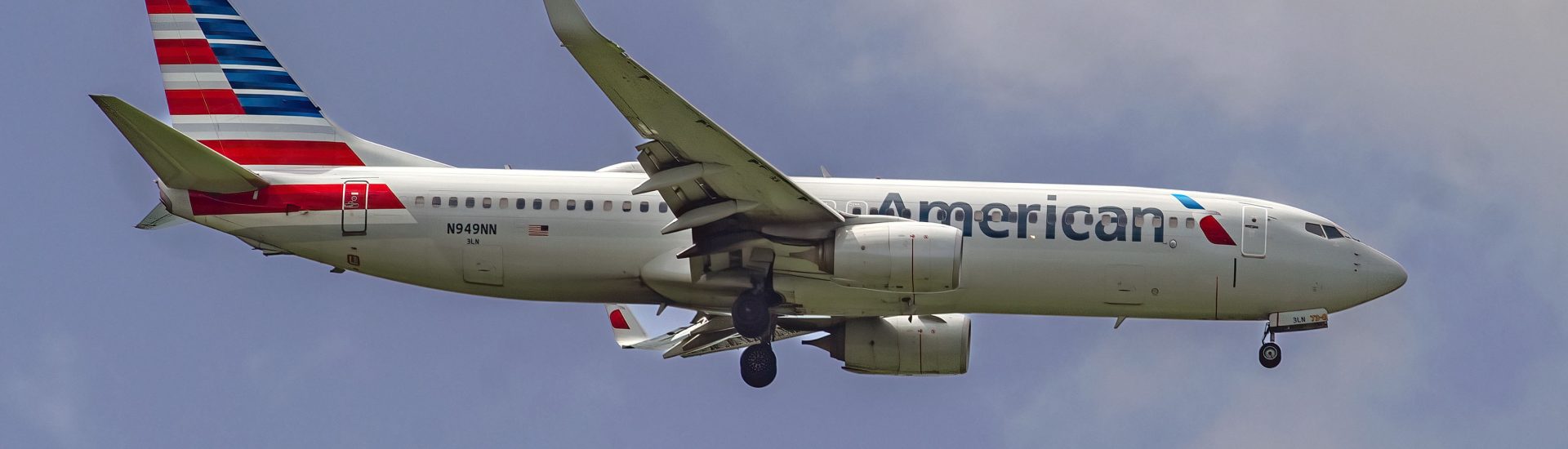 B737-800 American Airlines N949NN