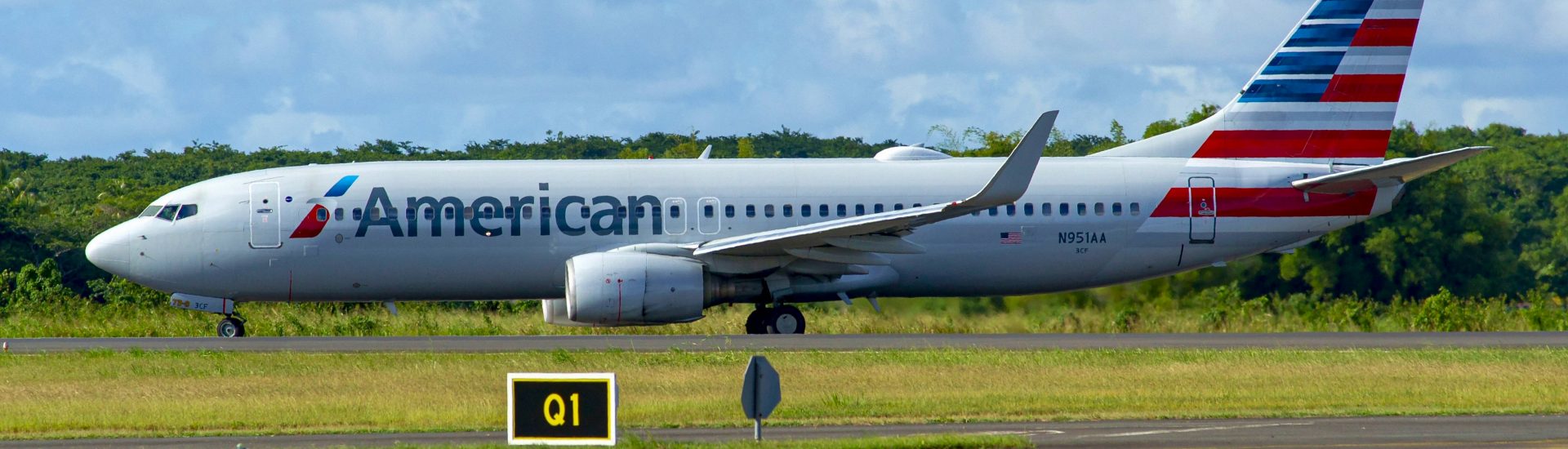 B737-800 American Airlines N951AA