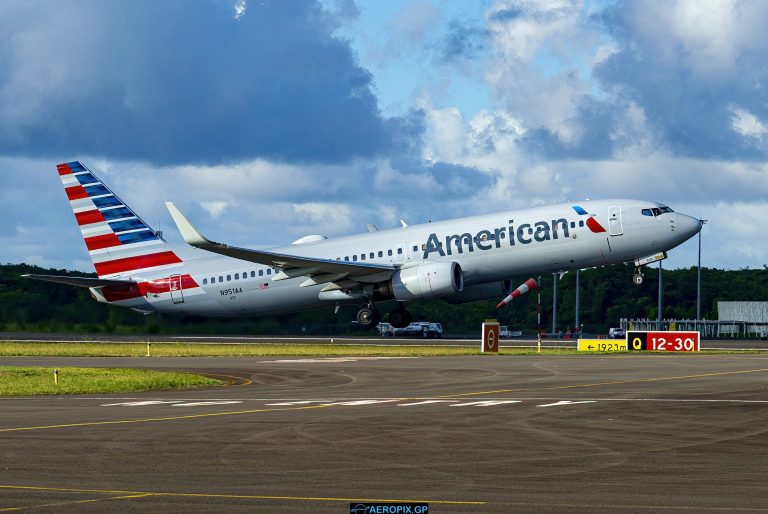 B737-800 American N951AA