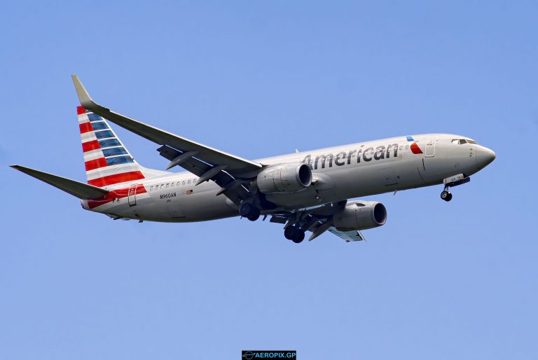 B737-800 American N960AN