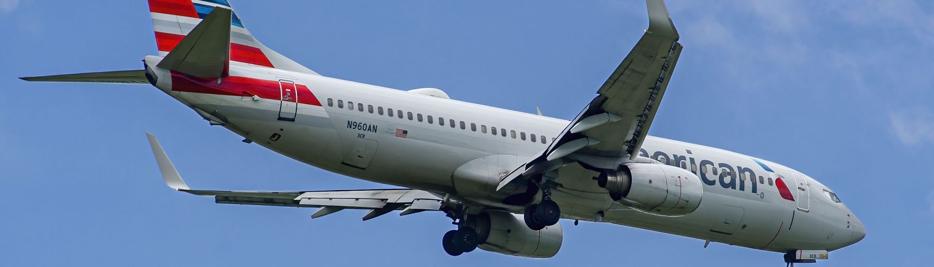 B737-800 American Airlines N960AN