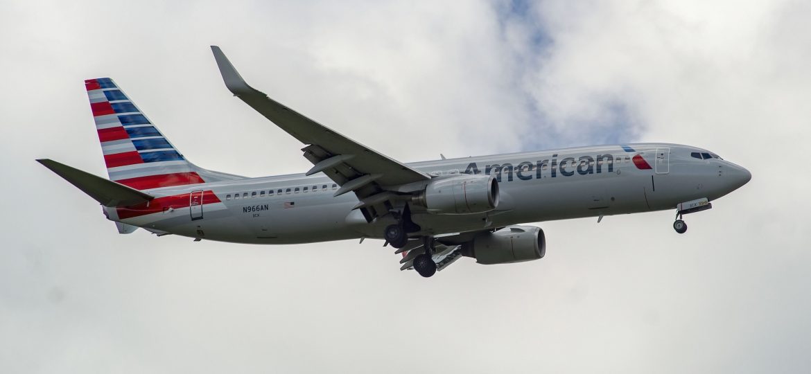B737-800 American Airlines N966AN