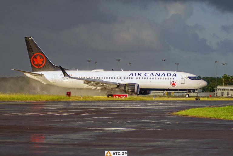 B737 Max-8 Air Canada C-FSDQ