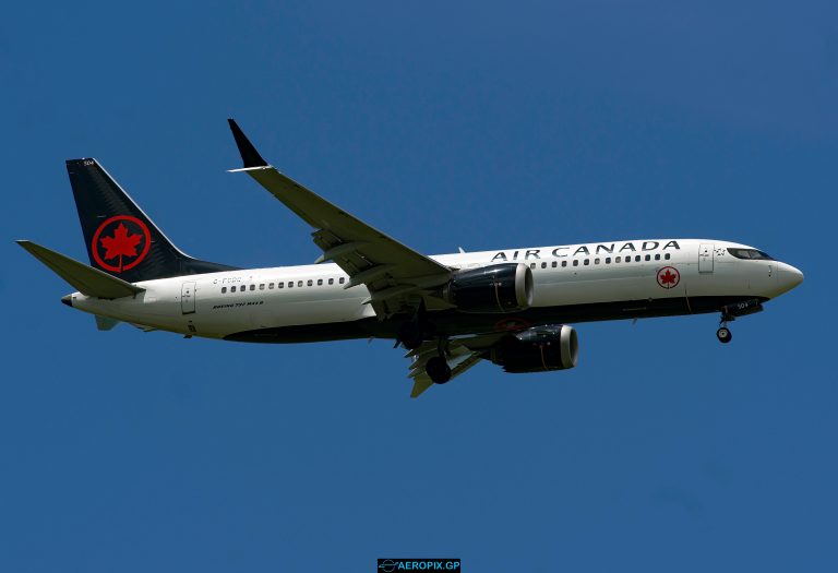 B737 Max-8 Air Canada C-FSDQ