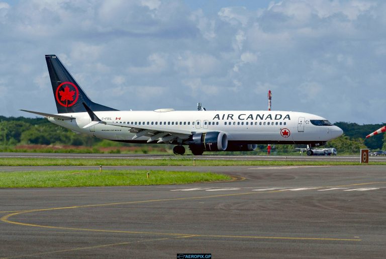 B737-8MAX Air Canada C-FSIL