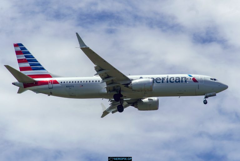 B737-8 American N321TG