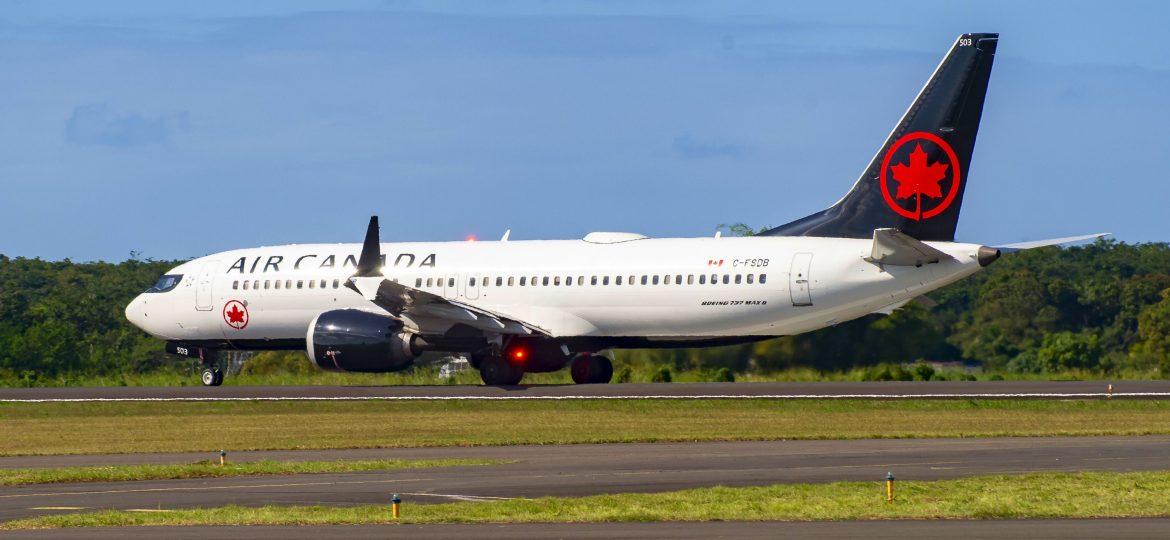 B737 MAX-8 Air Canada C-FSDB