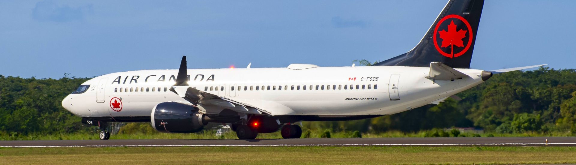 B737 MAX-8 Air Canada C-FSDB