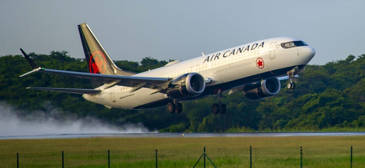 B737 MAX-8 Air Canada C-FSDW