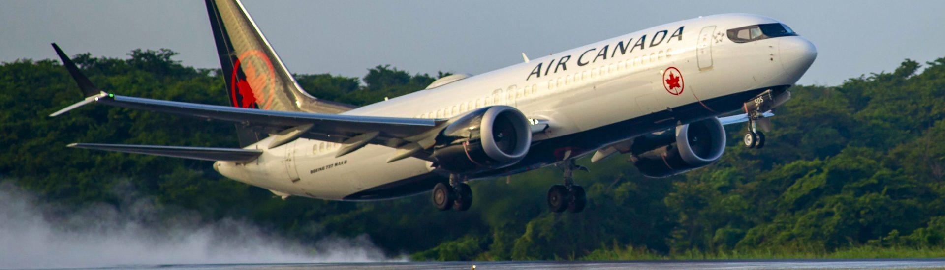 B737 MAX-8 Air Canada C-FSDW