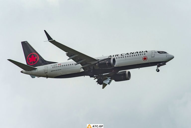 B737 Max-8 Air Canada C-FSDW