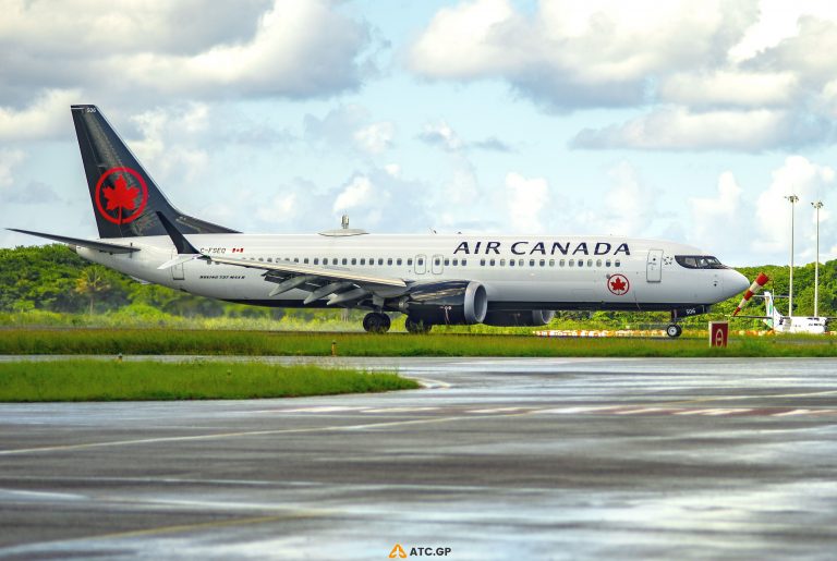 B737 Max-8 Air Canada C-FSEQ