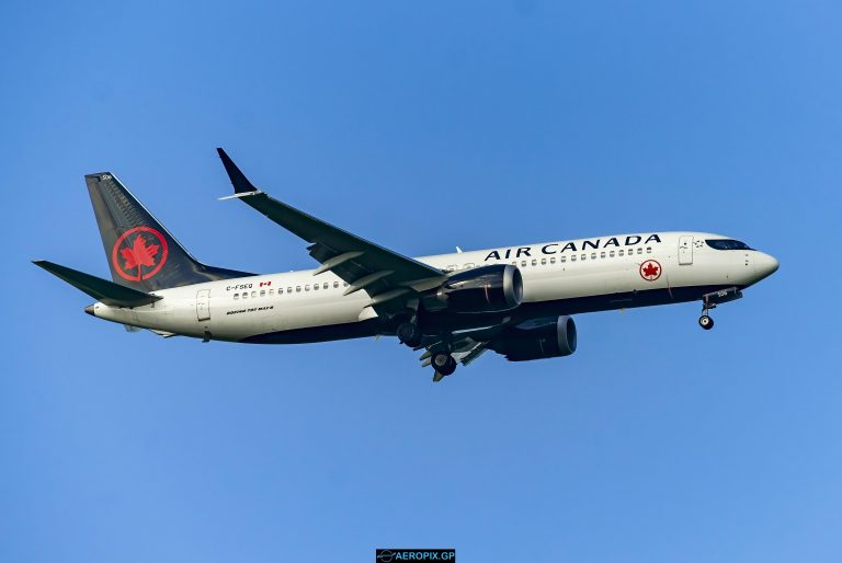 B737 Max-8 Air Canada C-FSEQ