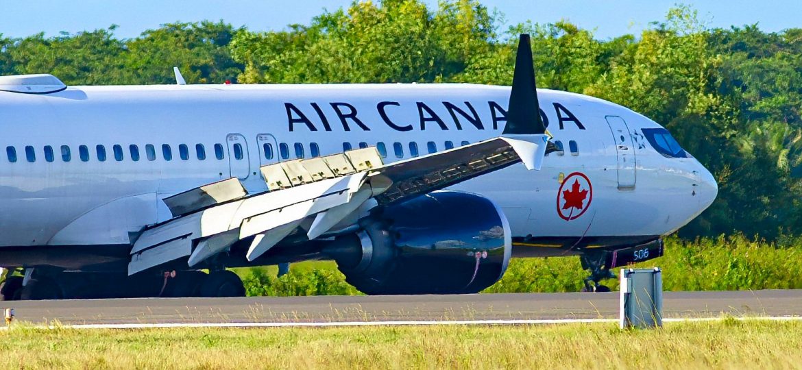 B737 MAX-8 Air Canada C-FSEQ