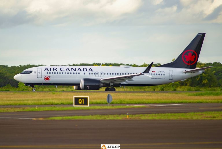 B737 Max-8 Air Canada C-FSIL