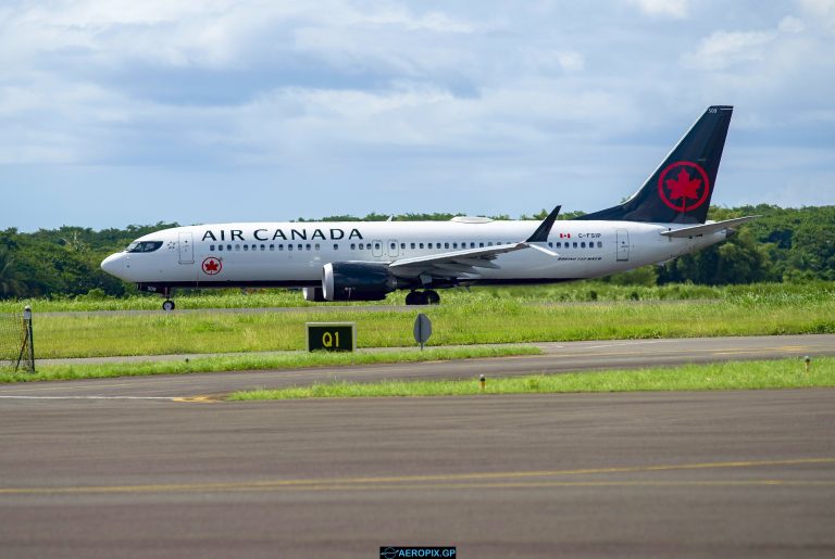 B737 Max-8 Air Canada C-FSIP