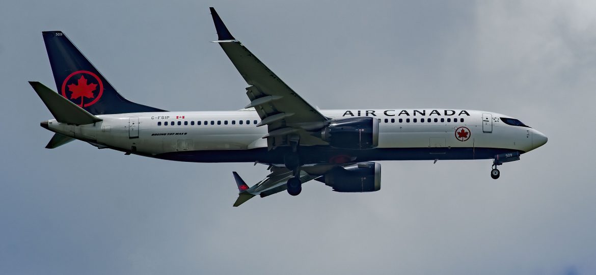 B737 MAX-8 Air Canada C-FSIP