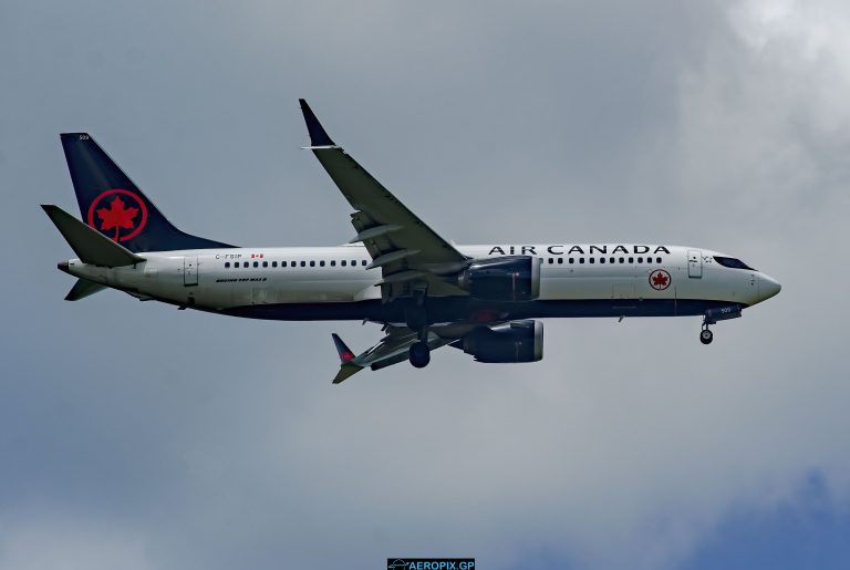 B737 Max-8 Air Canada C-FSIP