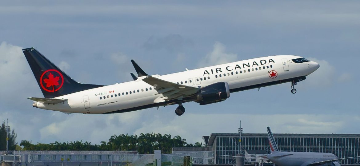 B737 MAX-8 Air Canada C-FSJH