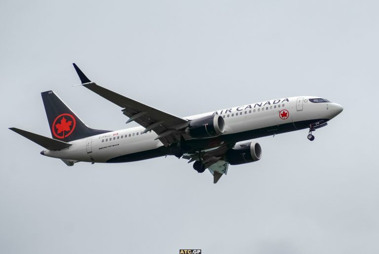 B737 Max-8 Air Canada C-FSJJ