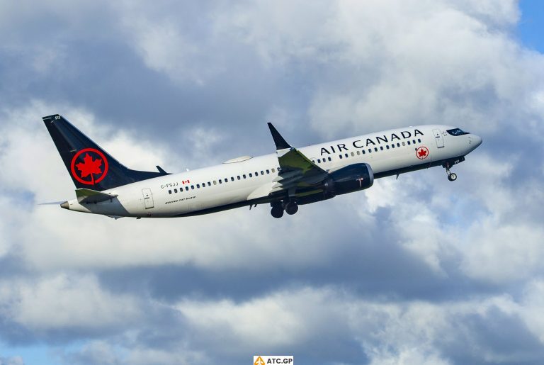 B737 Max-8 Air Canada C-FSJJ