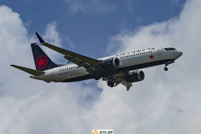 B737 Max-8 Air Canada C-FSLU