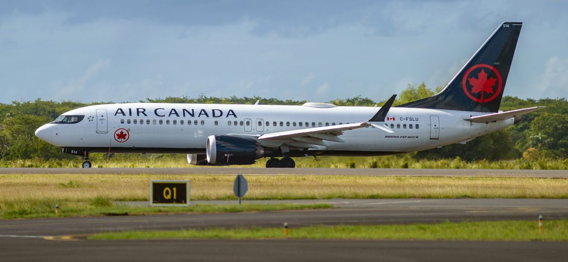 B737 MAX-8 Air Canada C-FSLU
