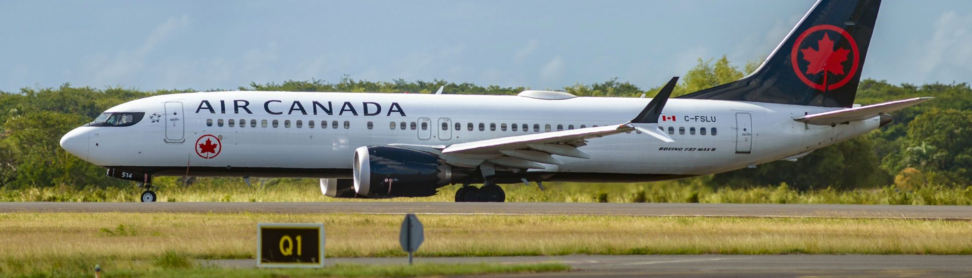 B737 MAX-8 Air Canada C-FSLU